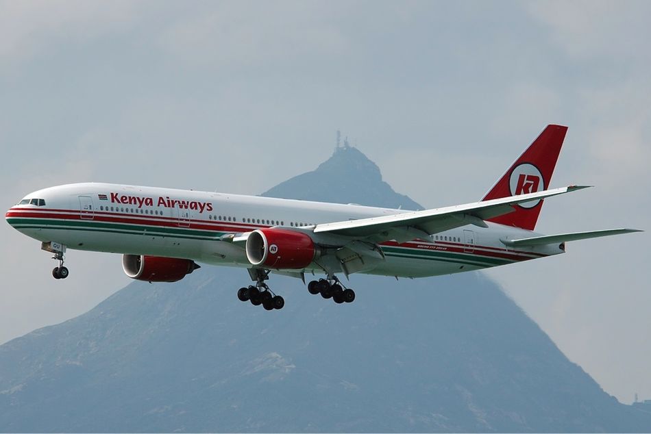 Avion Kenya Airways en vol