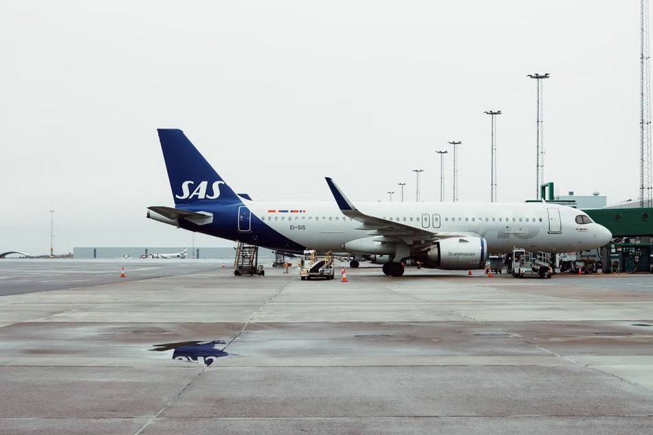 Avion SAS Scandinavian à l'aéroport